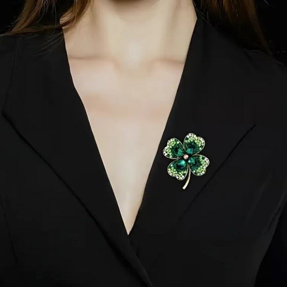 3/$25 Four Leaf Clover St. Patrick’s Day Pin Brooch Unisex - Picture 1 of 10